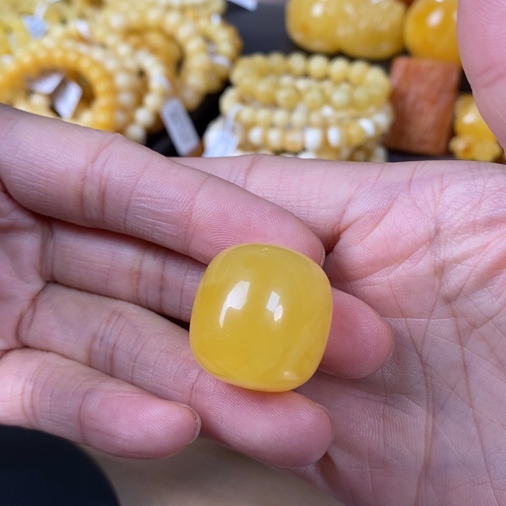 未镶嵌琥珀裸石老型