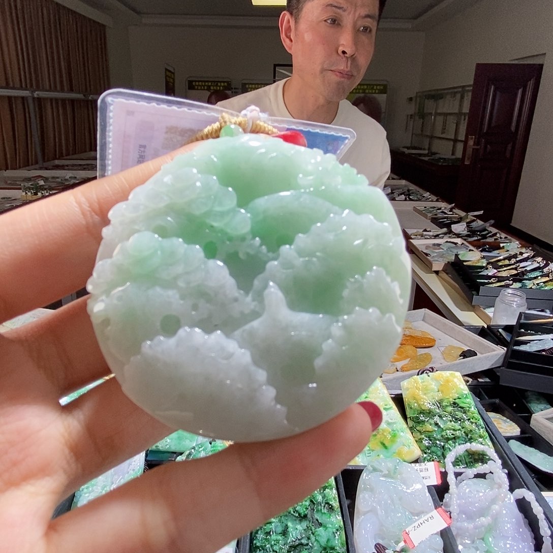 翡翠未镶嵌颈饰翡翠