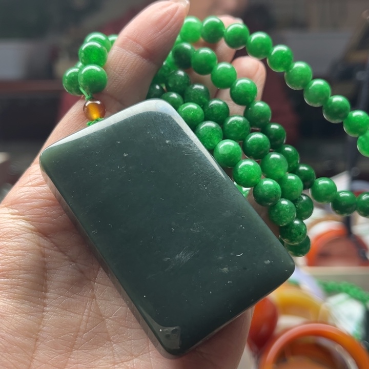 和田玉颈饰未镶嵌