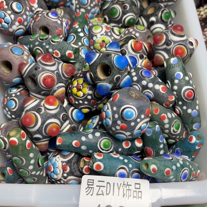 玻璃颈饰2179。福利一个