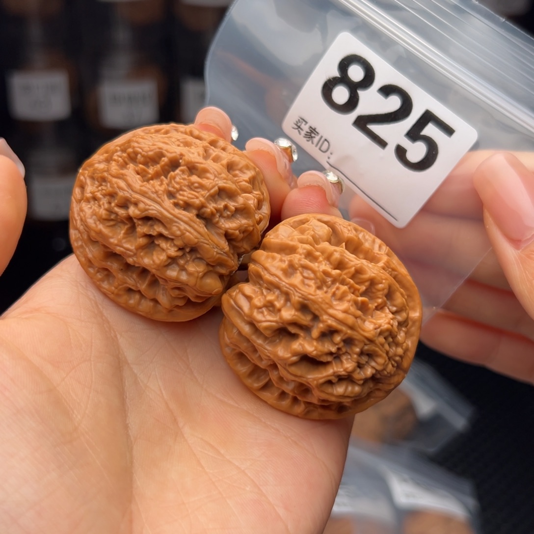 文玩核桃吊坠初*.大粗筋