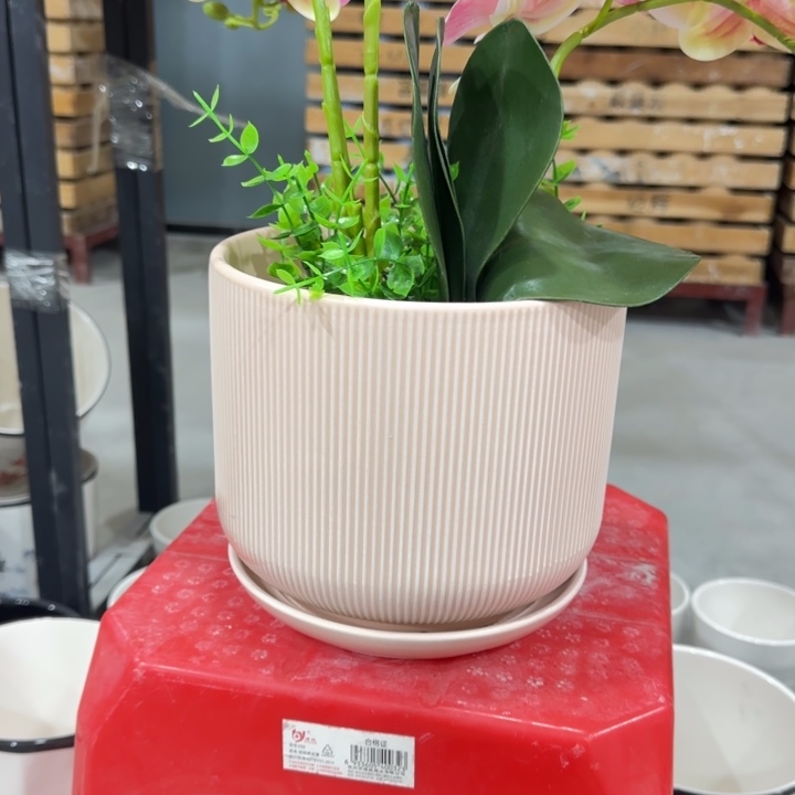 凑9块包邮，有孔，陶瓷花盆