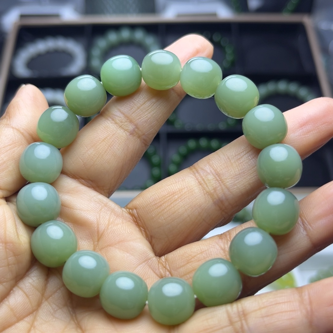 和田玉（碧玉）未镶嵌手链