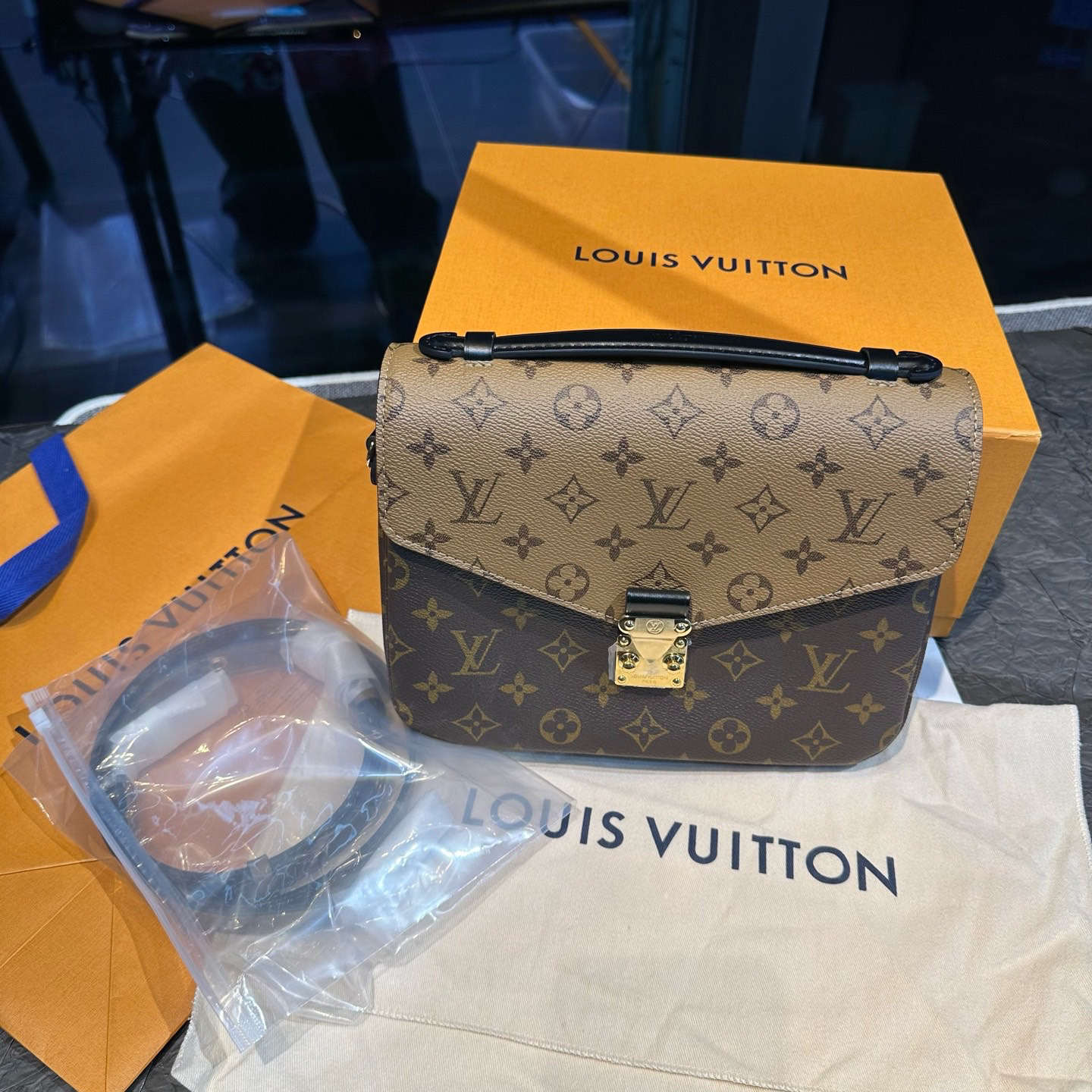 99新 LouisVuitton/路易威登 珍甄 拼色邮差芯片款全新全套 97254