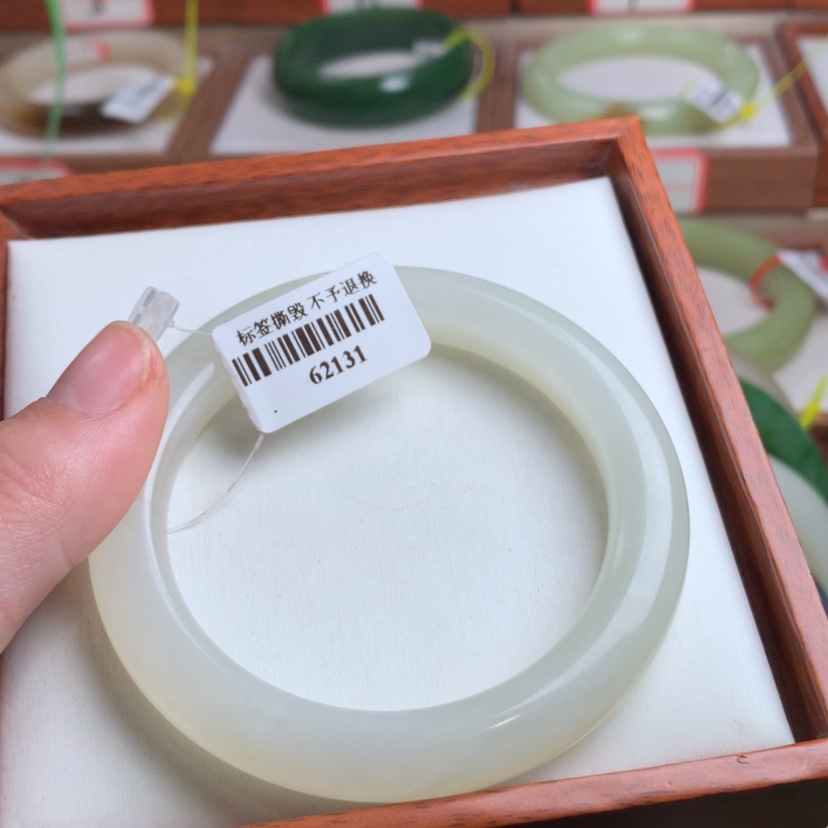 【闪购商品】和田玉手镯未镶嵌