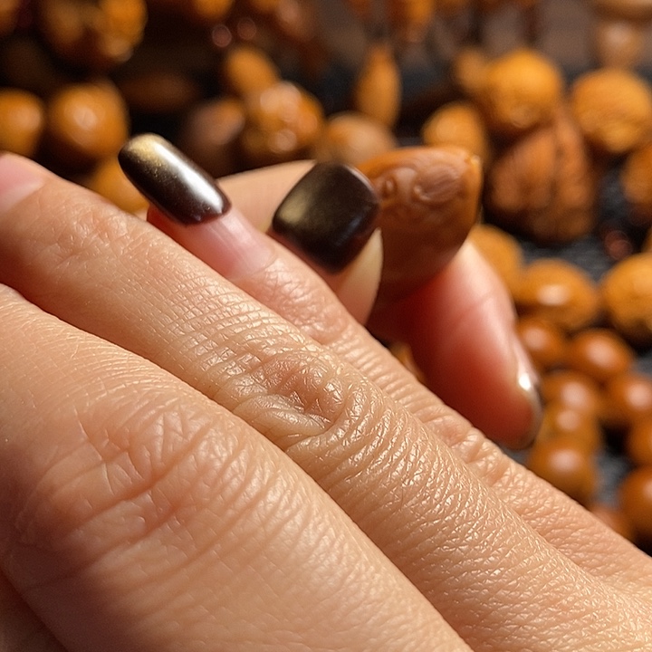 吊坠橄榄核嘎****物生命源美女