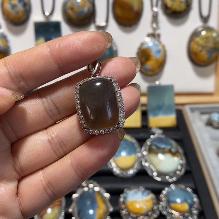 蛇纹石玉银S925镶嵌颈饰