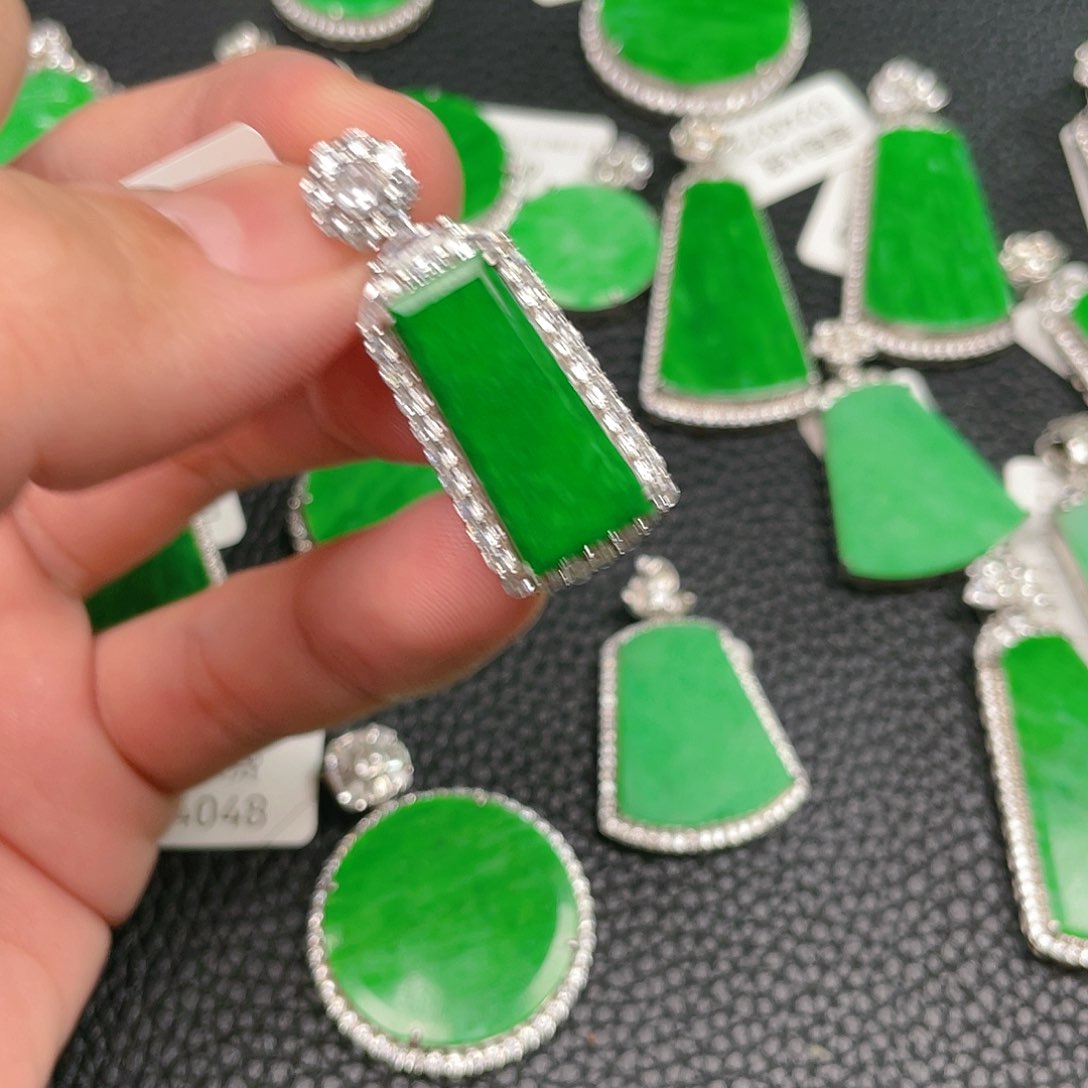 【闪购商品】翡翠吊坠(不含链)银S925镶嵌