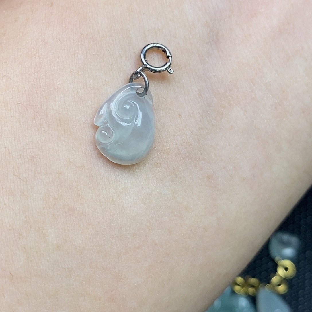 翡翠银S925镶嵌颈饰如意