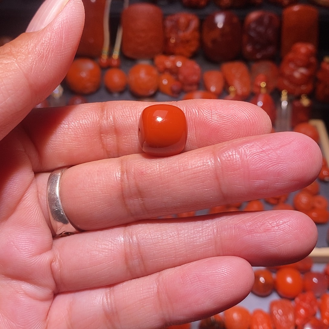 靠***近南红玛瑙未镶嵌老型13.8