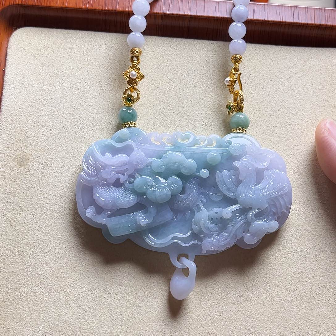 翡翠颈饰未镶嵌紫龙凤