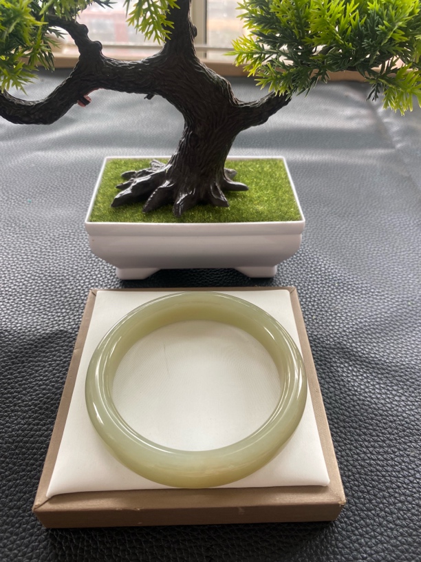 新疆且末钢板老料暖黄手镯