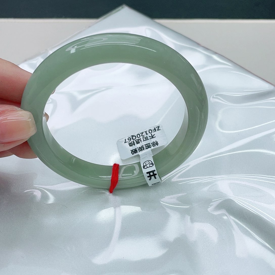 翡翠手镯未镶嵌正58.5