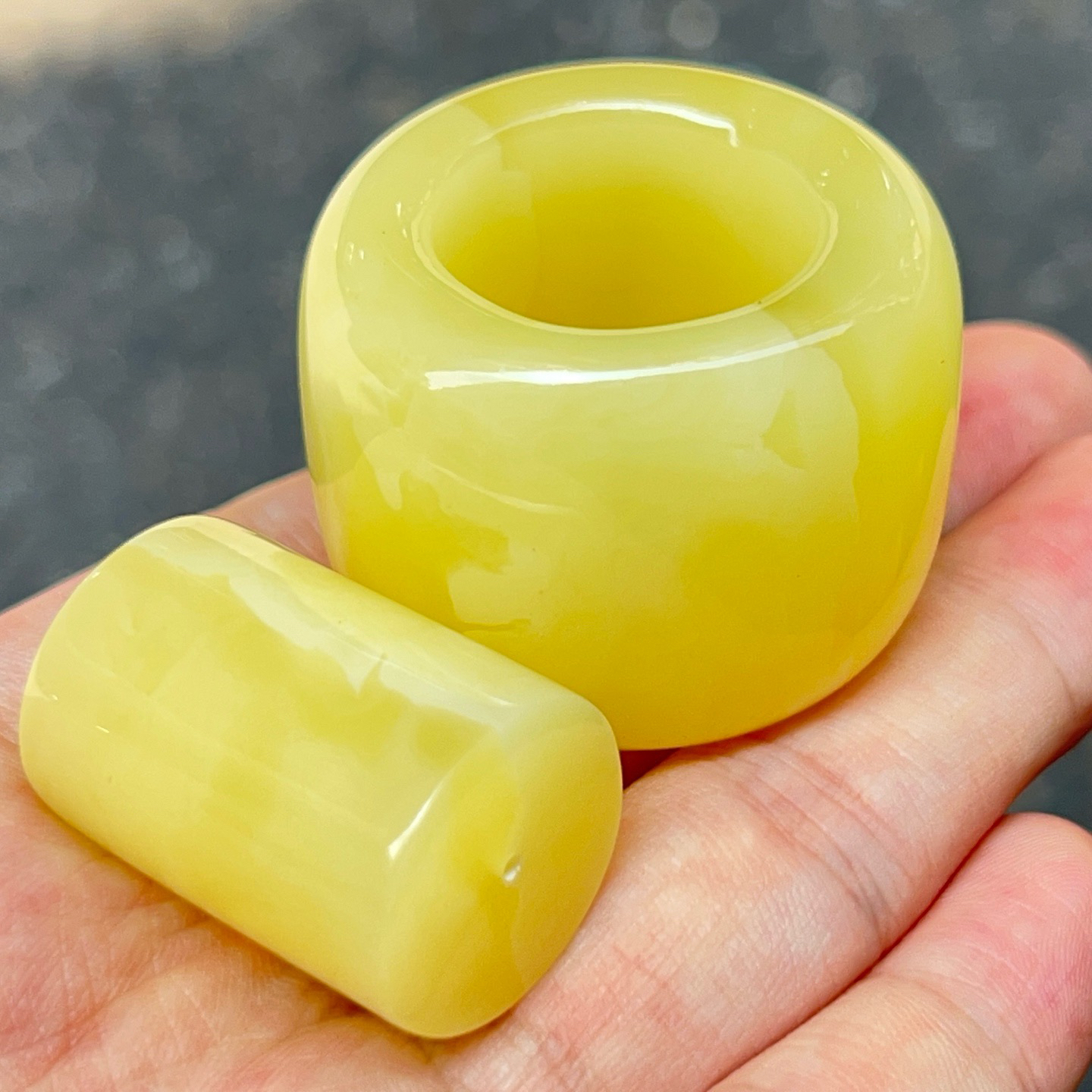 新出精品浓白花扳指蜡质浓郁 重33.7克