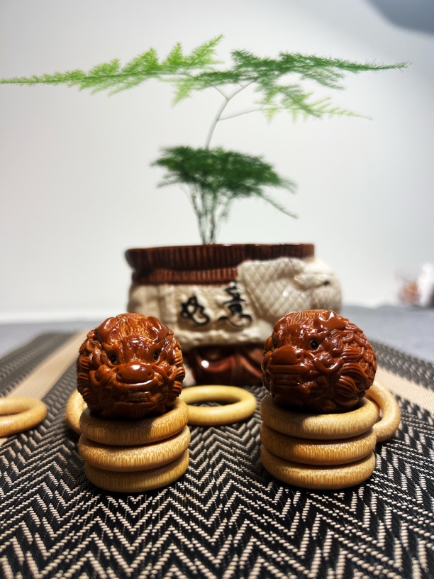 巴西大橄榄核雕 -龙龟（一对）