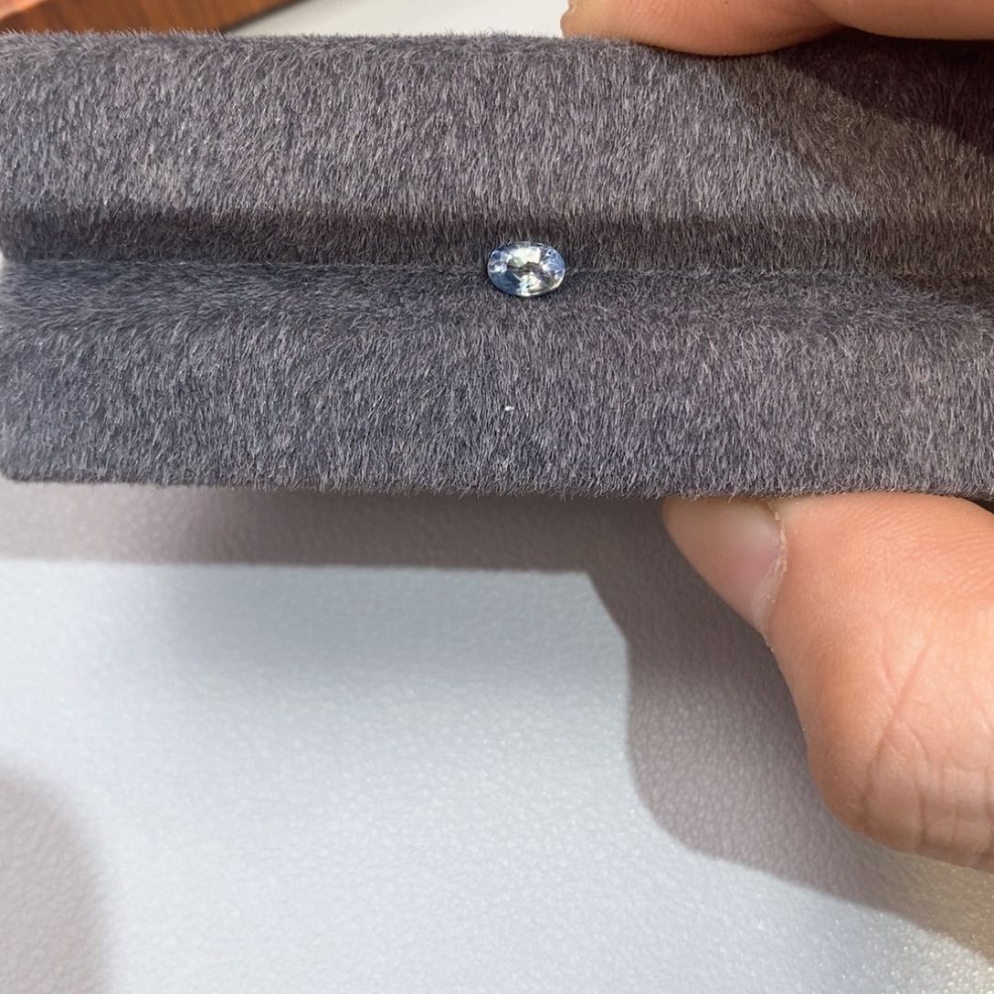 蓝宝石裸石未镶嵌0.64克拉