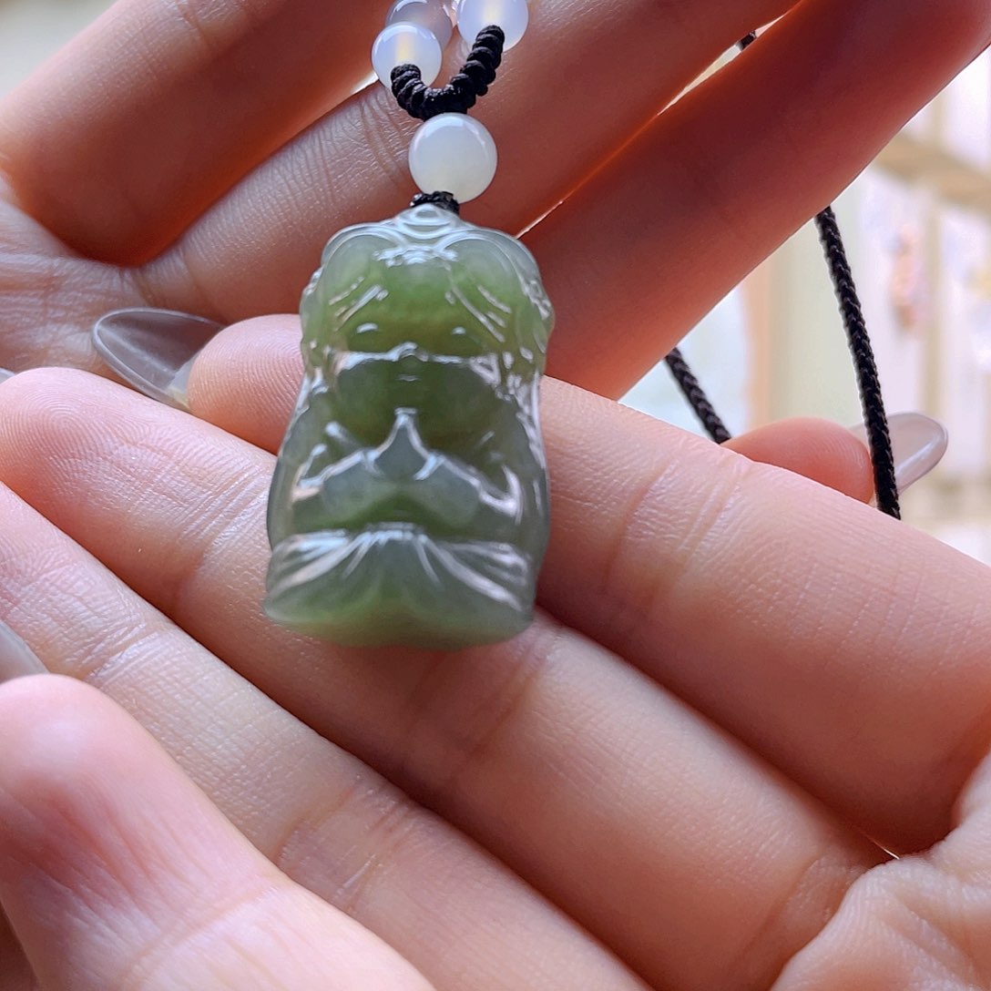 和田玉吊坠(赠链)未镶嵌泉*