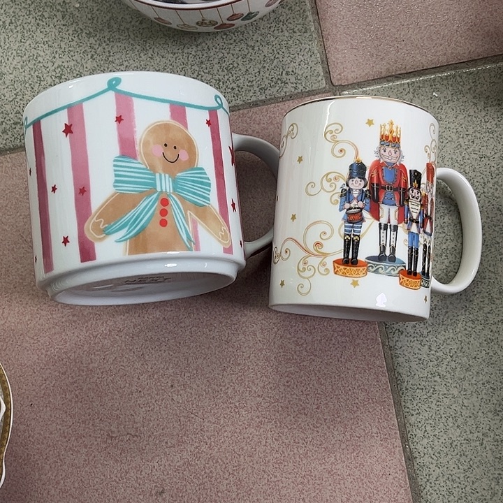 L***x新骨瓷两个杯，默认微瑕