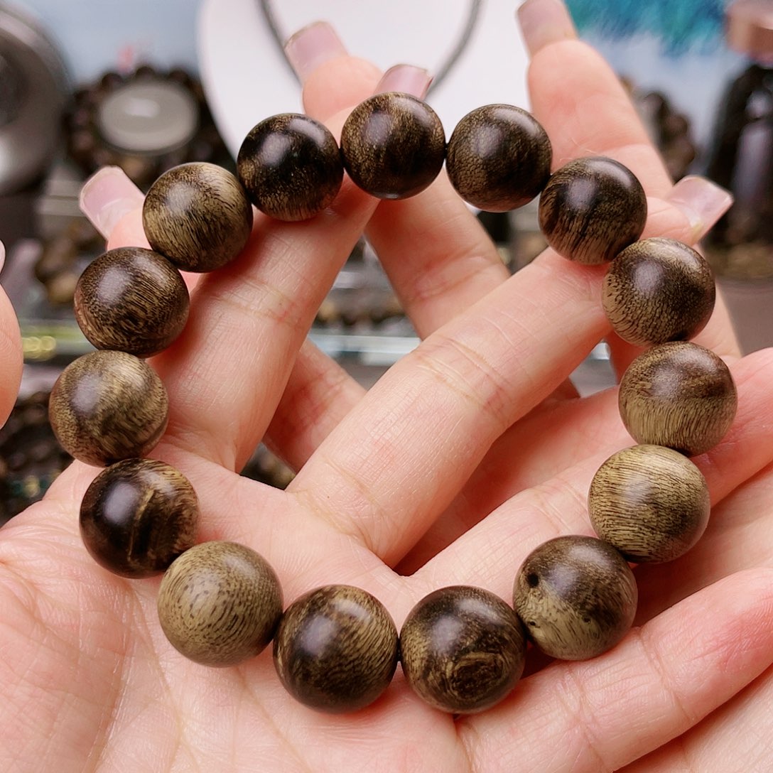 沉香手串咚***O越南芽庄老白棋玉化老料满留疤水波纹1.4
