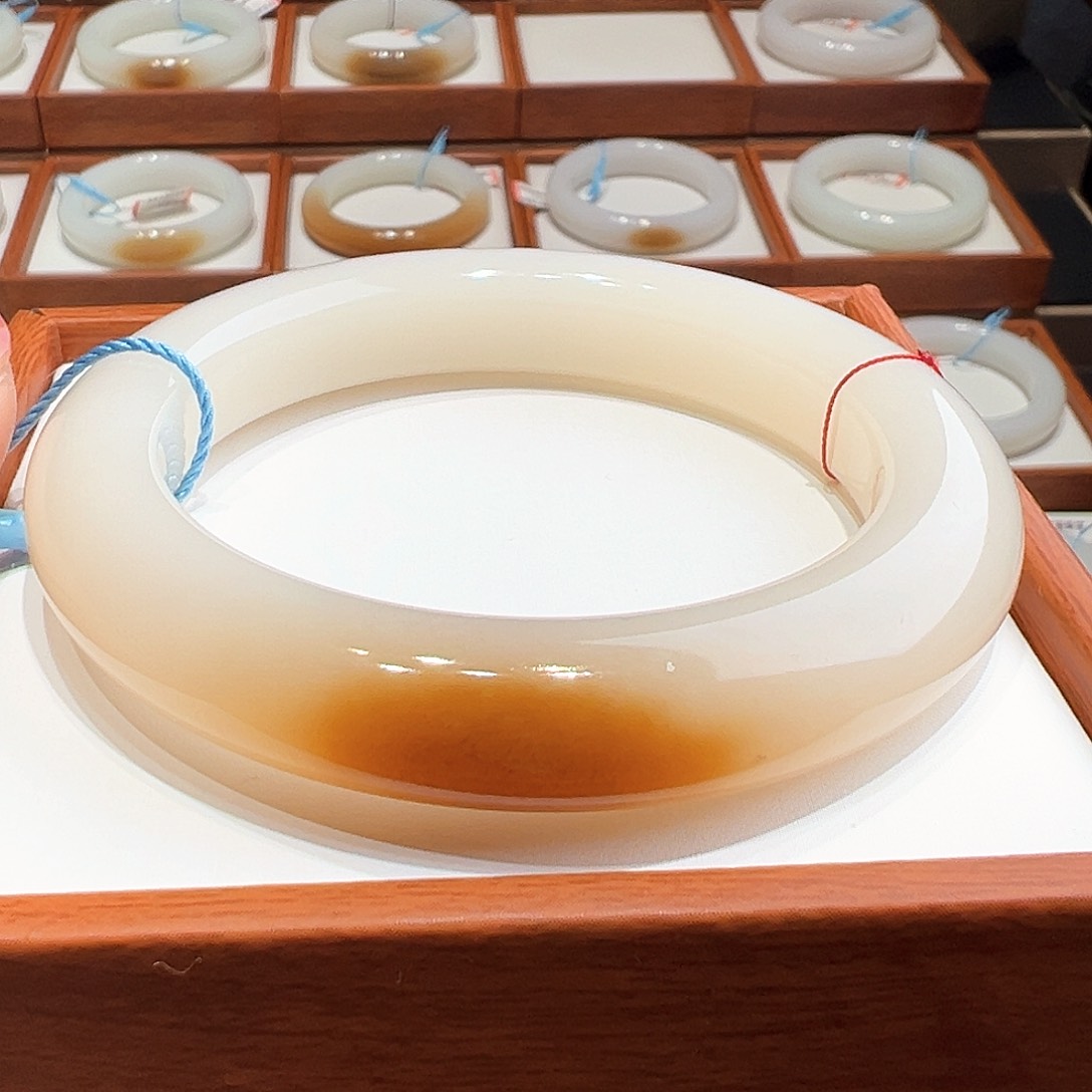 和田玉手镯6061未镶嵌