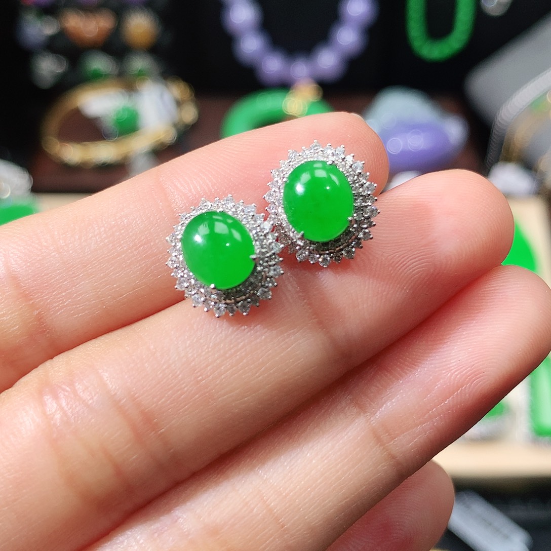 自****翡翠18K金镶嵌耳饰