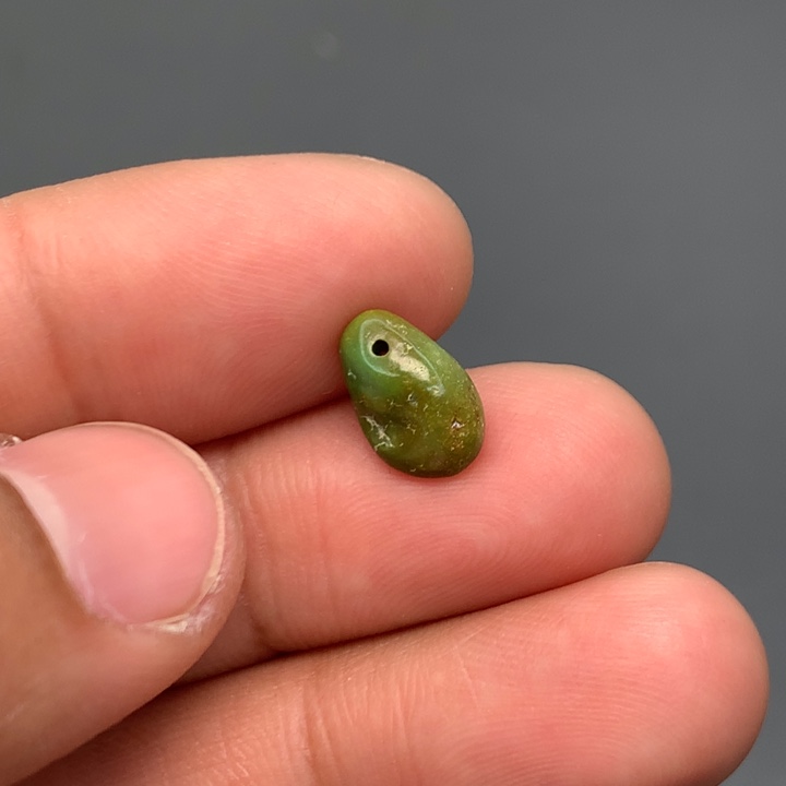 绿松石颈饰未镶嵌