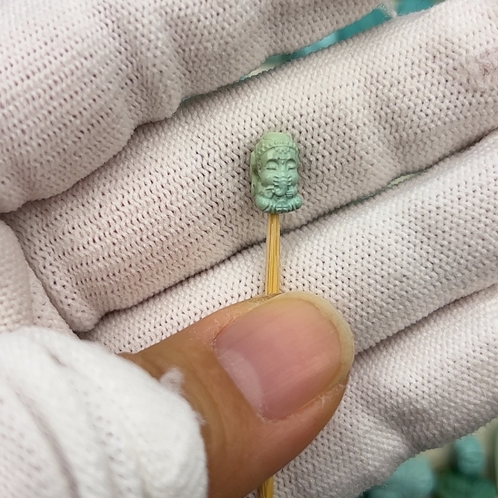 绿松石未镶嵌挂件