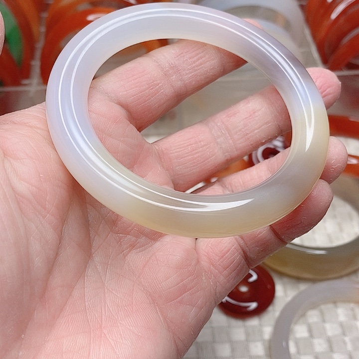 玛瑙/玉髓手镯未镶嵌