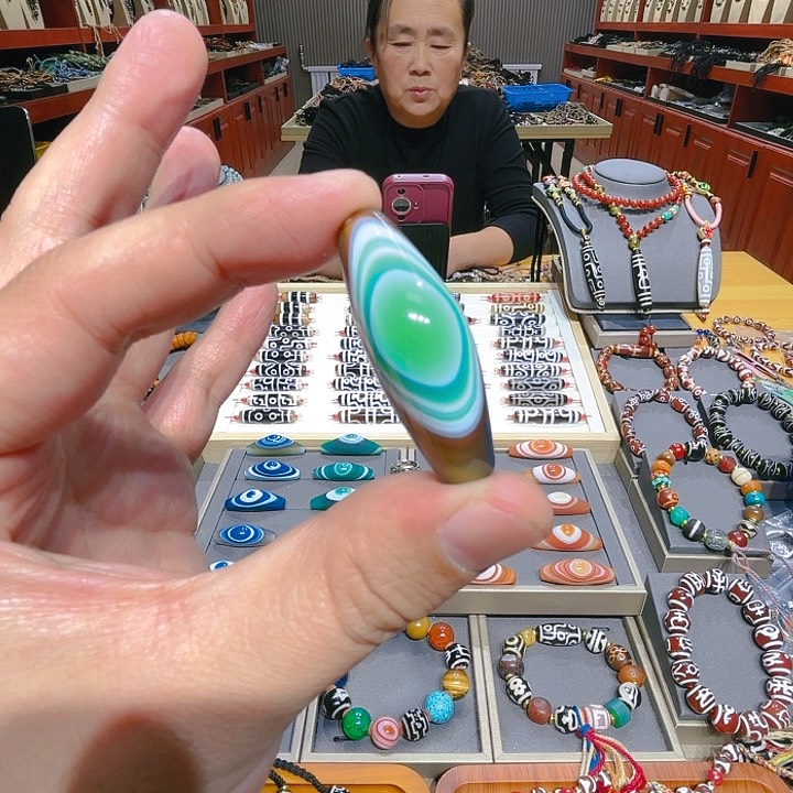 未镶嵌玛瑙/玉髓珠宝奇石