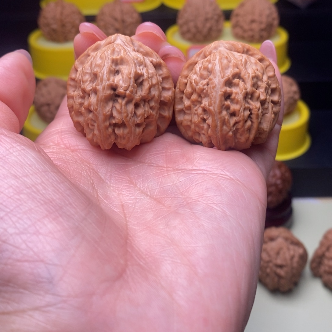 文玩核桃吊坠白狮子全品