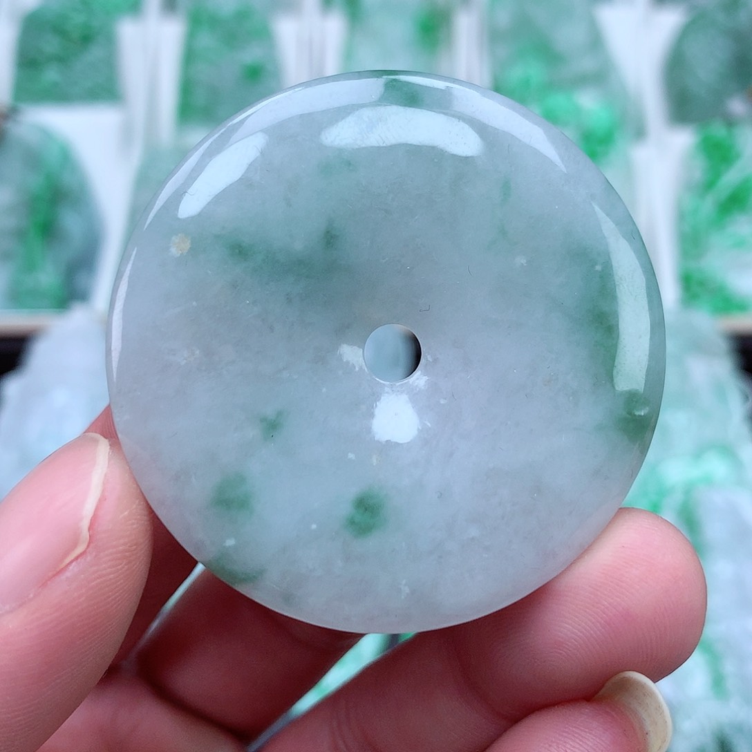 翡翠颈饰未镶嵌翡翠吊坠