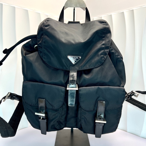 95新 Prada/普拉达 小号尼龙书包/3886