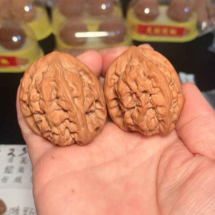 文玩核桃吊坠3.93尺粗筋