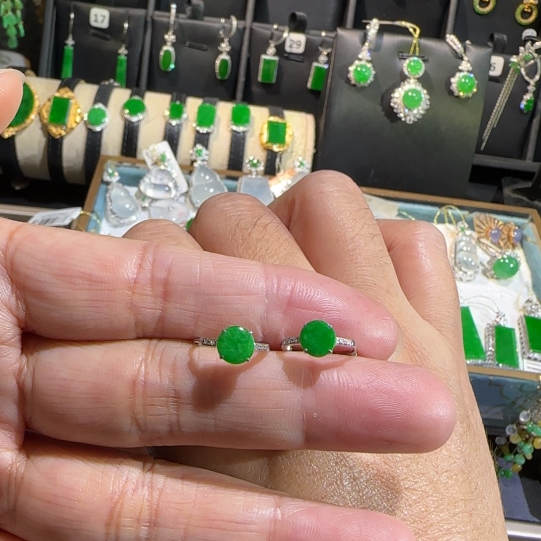 翡翠18K金镶嵌颈饰耳包