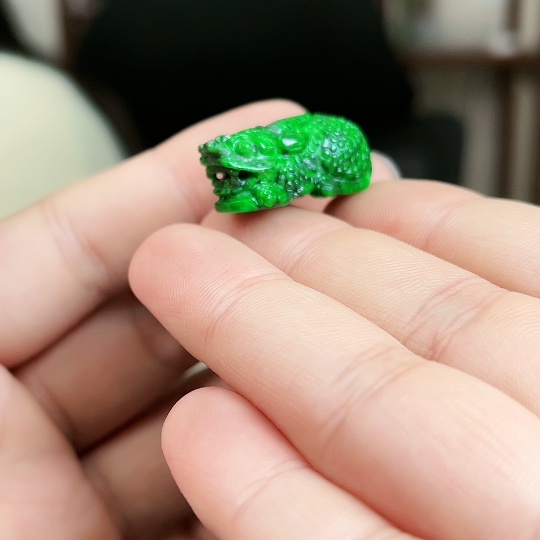 翡翠颈饰未镶嵌吊坠