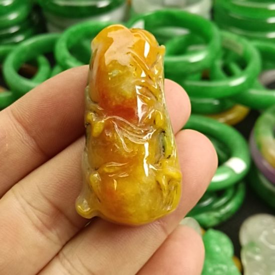 翡翠颈饰未镶嵌翡翠