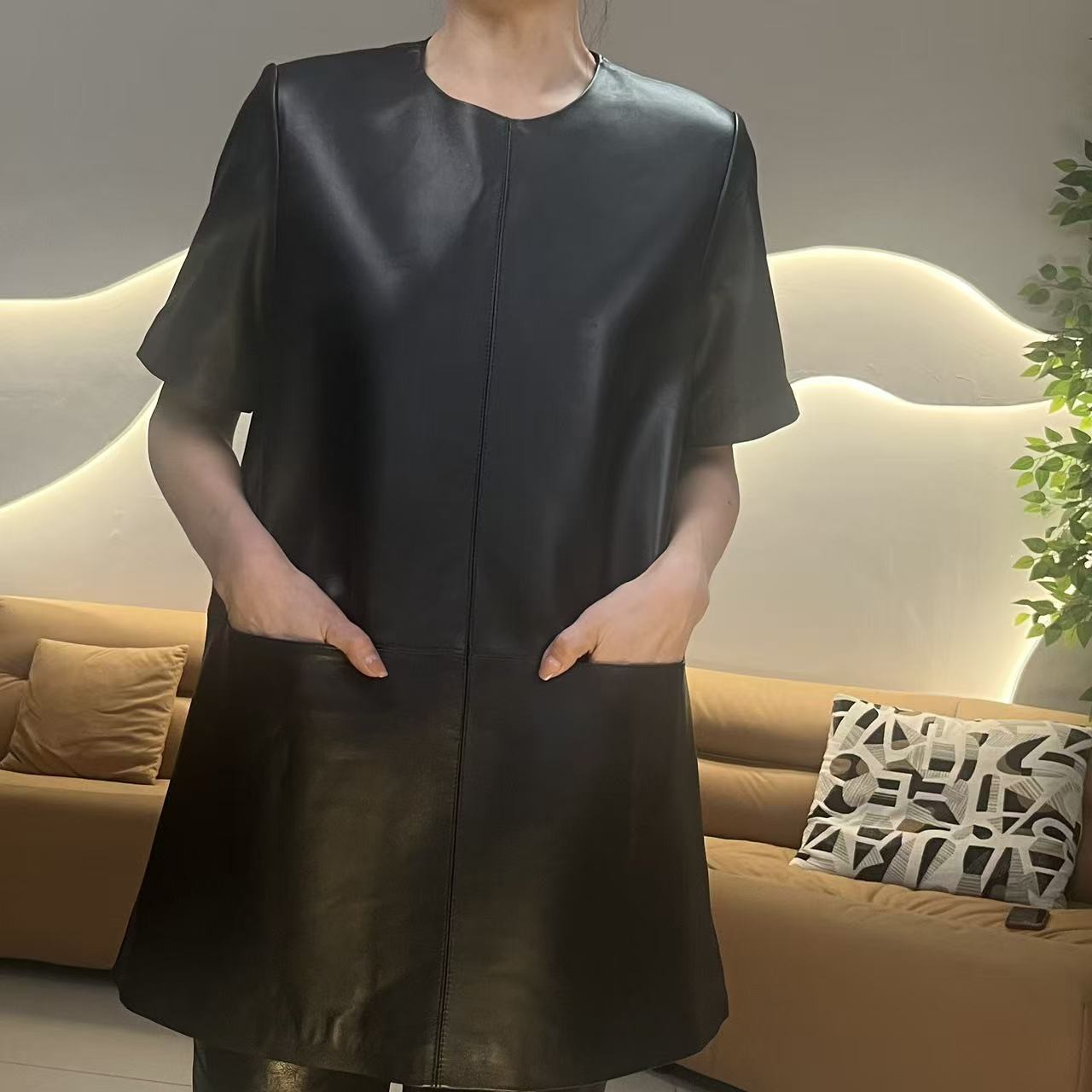 【宾姐服饰】（款号8180）25年洋气时尚真皮绵羊皮马甲（衣长78左右）