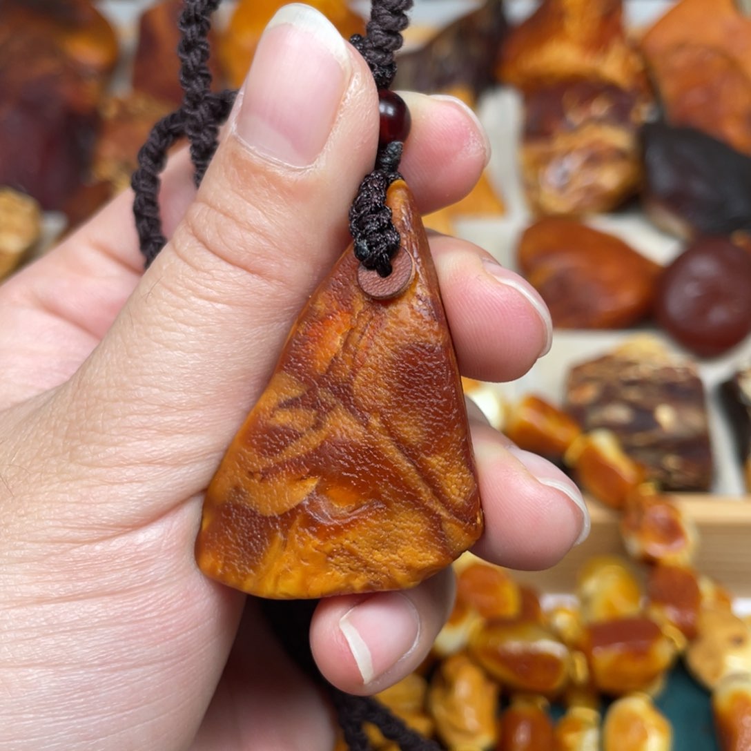 蜜蜡珠宝奇石未镶嵌