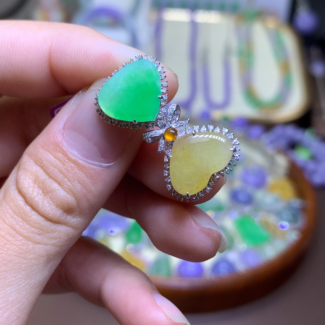 翡翠18K金镶嵌颈饰翡翠