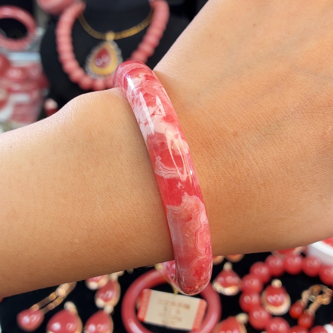 菱锰矿（红纹石）未镶嵌手镯