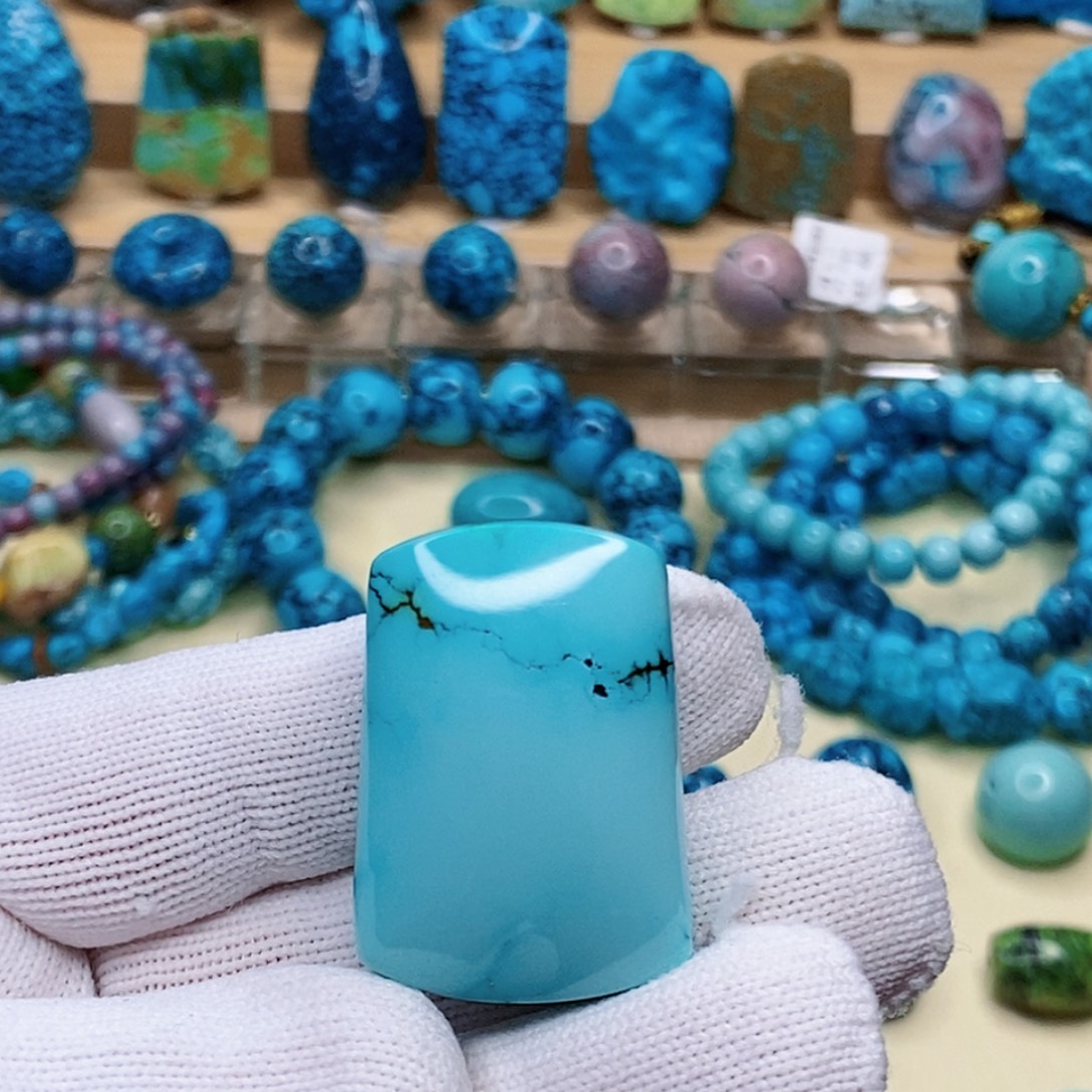 绿松石未镶嵌珠宝奇石