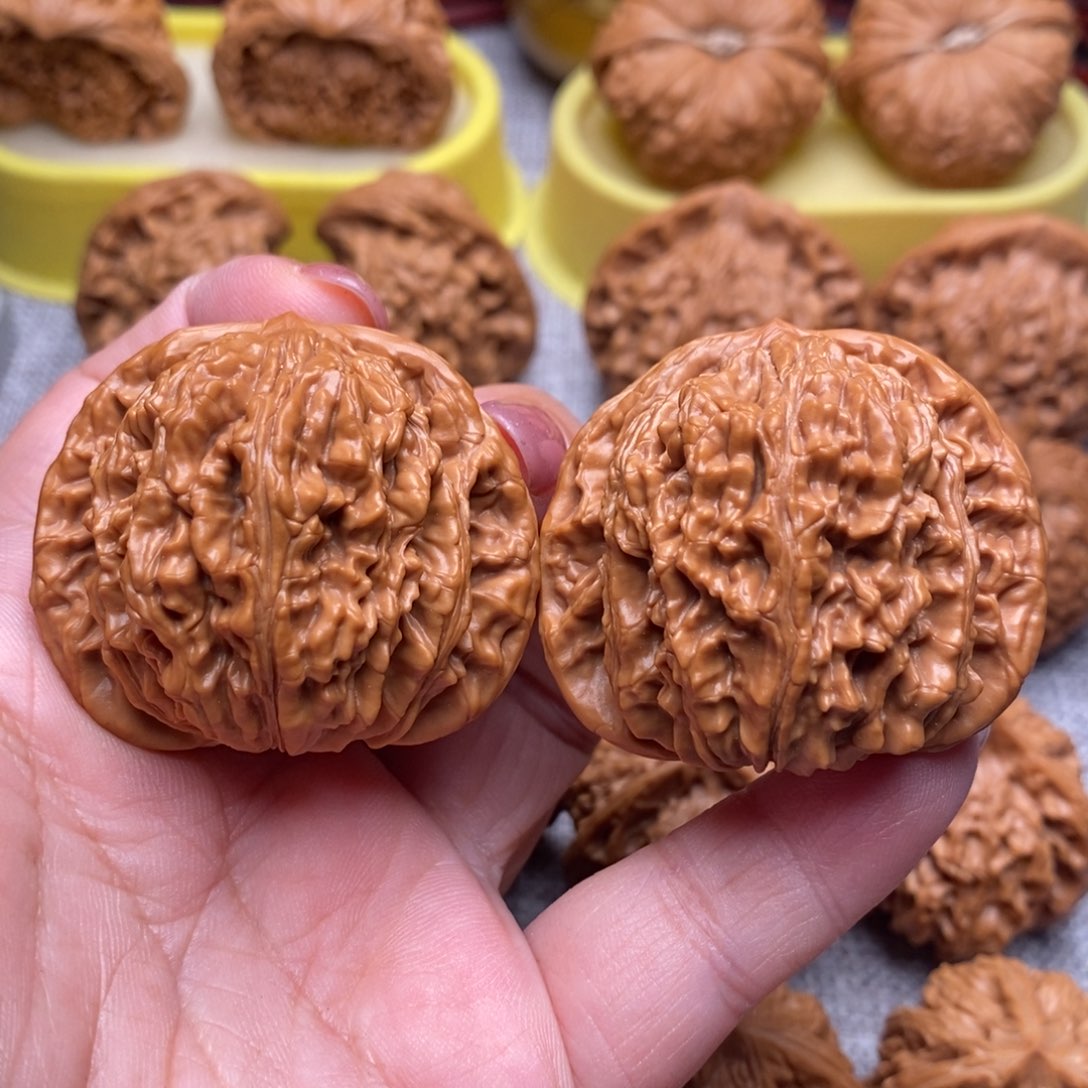 文玩核桃把件毕业红皮四座楼45尺