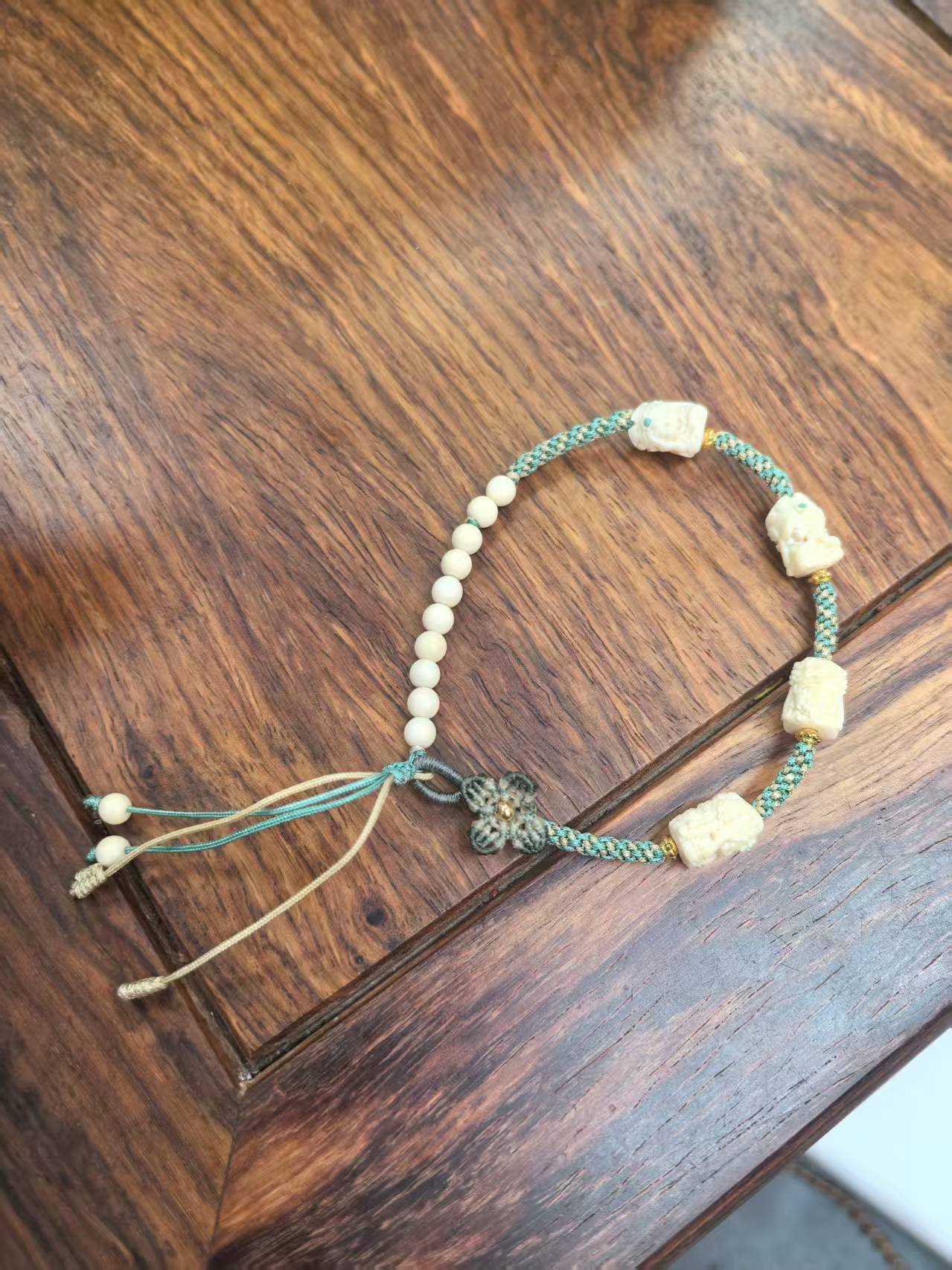 四部猛犸牙手绳一条