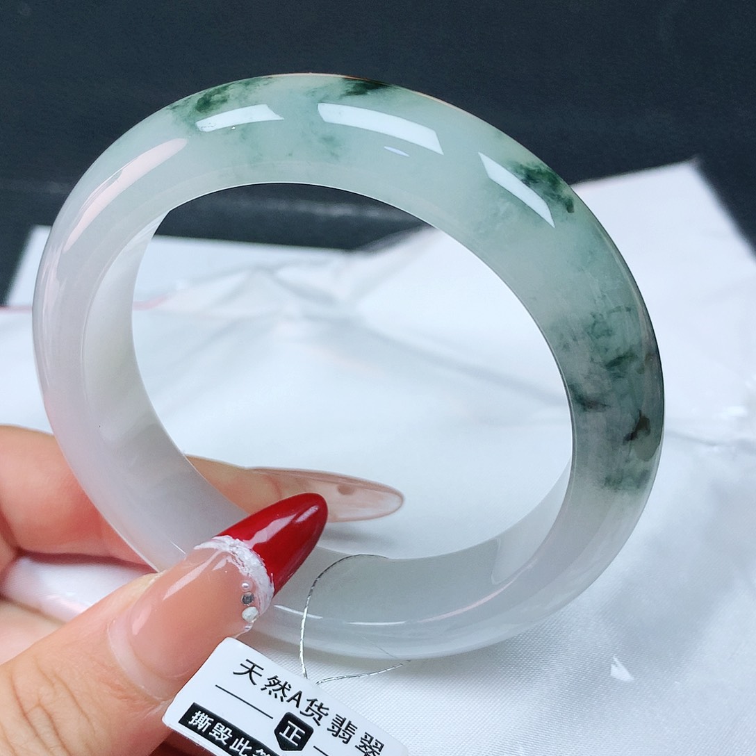 翡翠手镯未镶嵌55轮胎