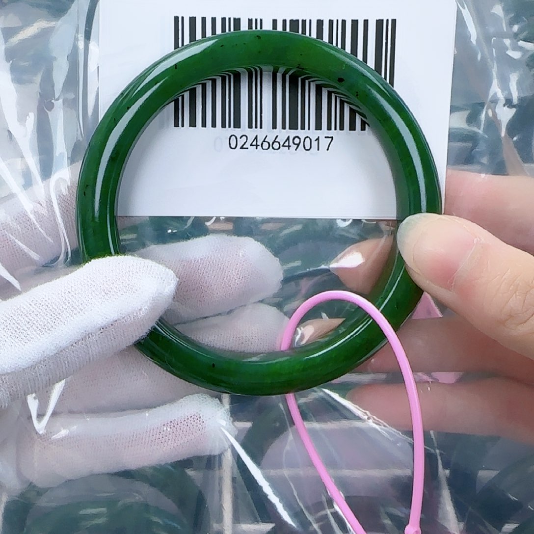 和田玉（碧玉）手镯未镶嵌63.5