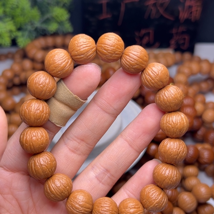 U***冯猴头核桃手串凤羽14三围同尺毕业款