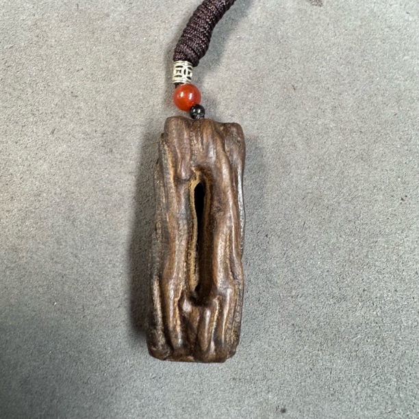 B384沉木雕刻吊坠