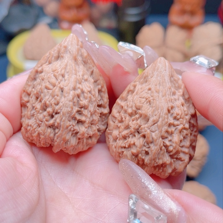 文玩核桃把件全品蚂蚁纹塔尖