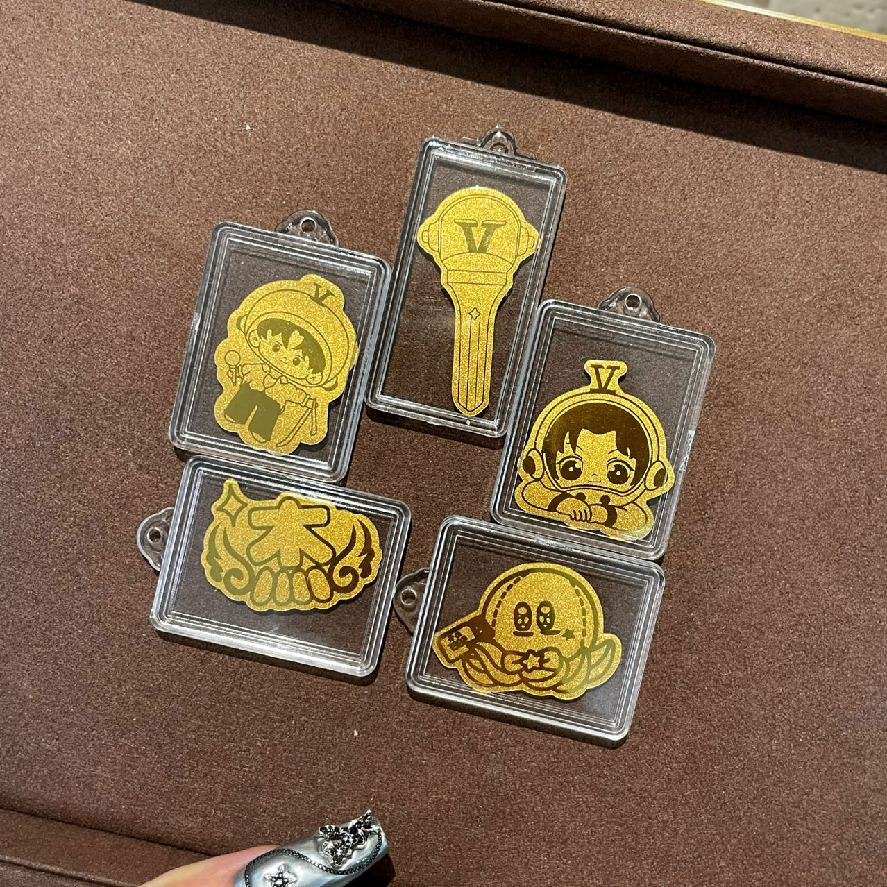 含金工艺品创梵精品张杰“开往1982”3mg含金手机贴周边物料