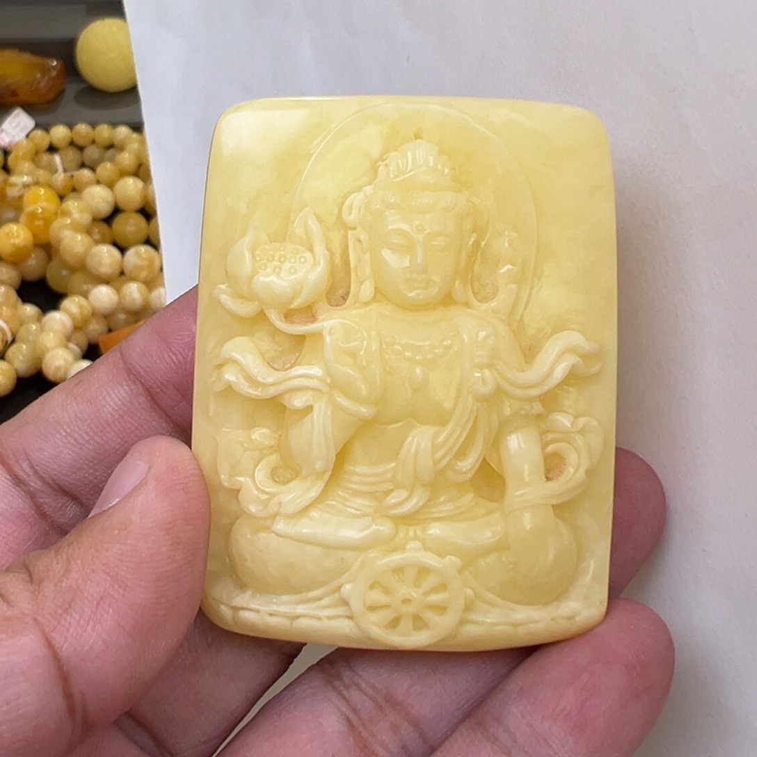 幸***子蜜蜡未镶嵌裸石34.2克